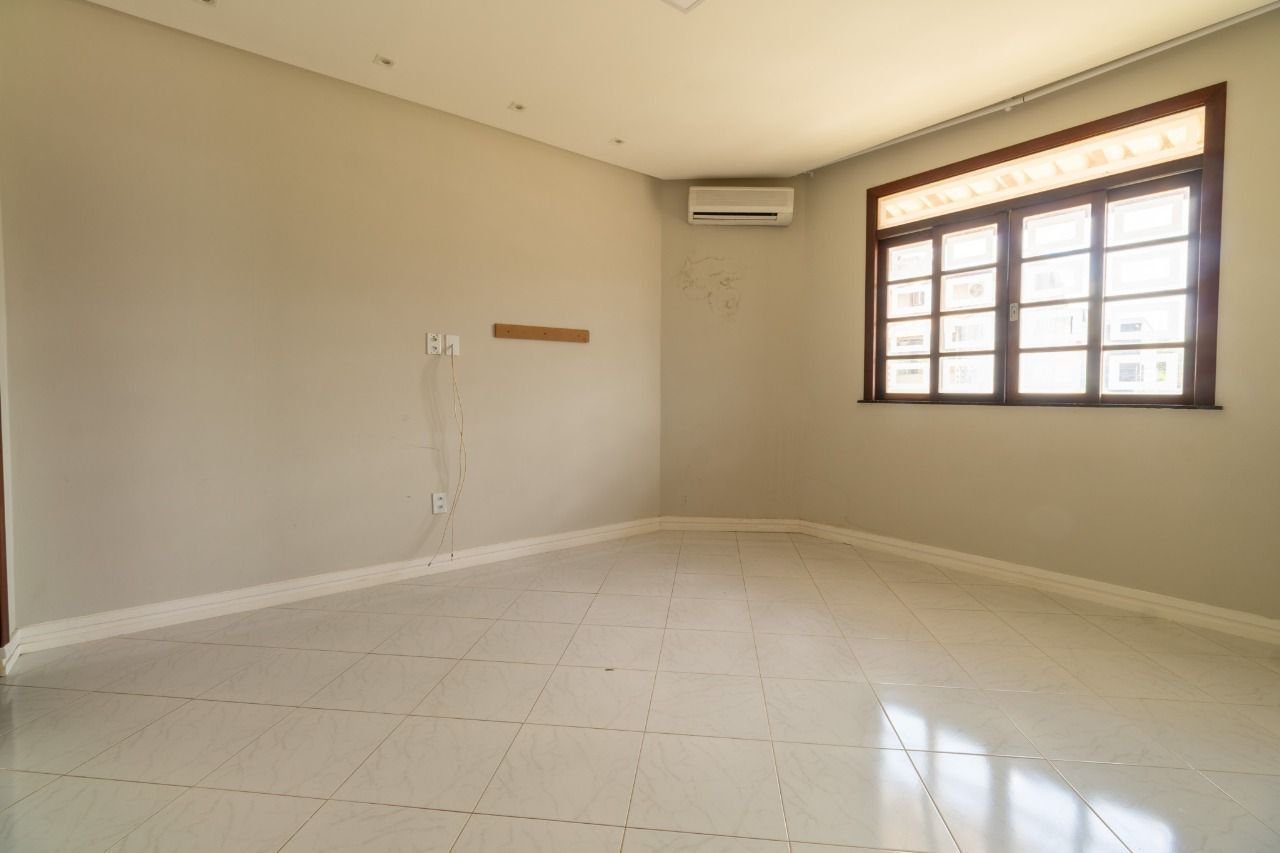 Casa Duplex com 3 Suítes com 265 m²
